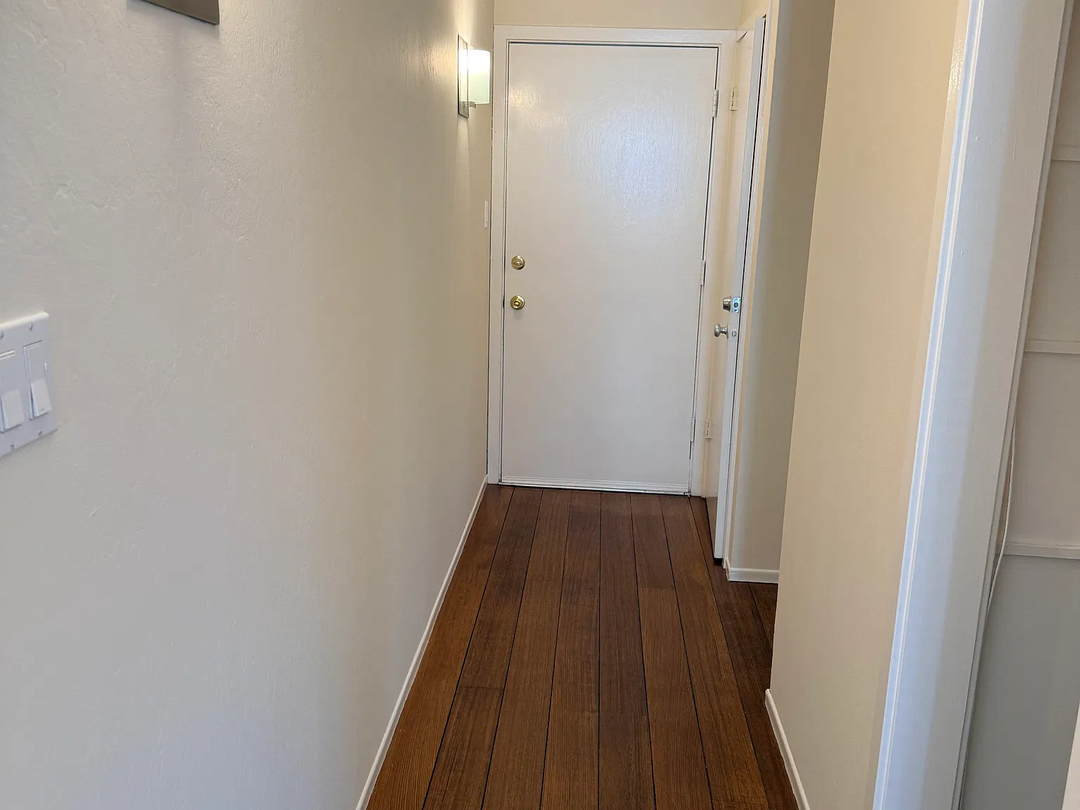 1 bed, 900 sqft, $3,295 — Photo 3