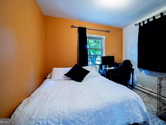 5th image of 10113 Lewis Dr