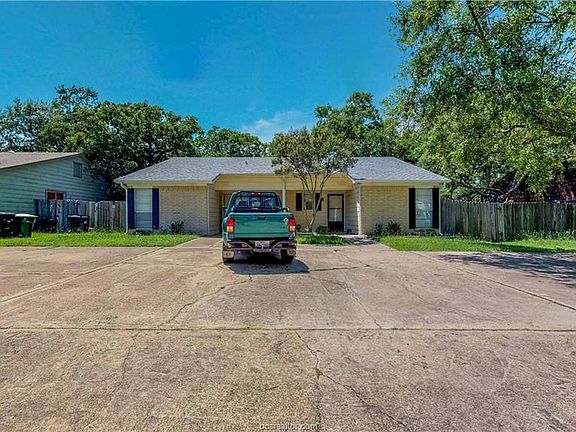 3rd image of 823 San Benito Dr