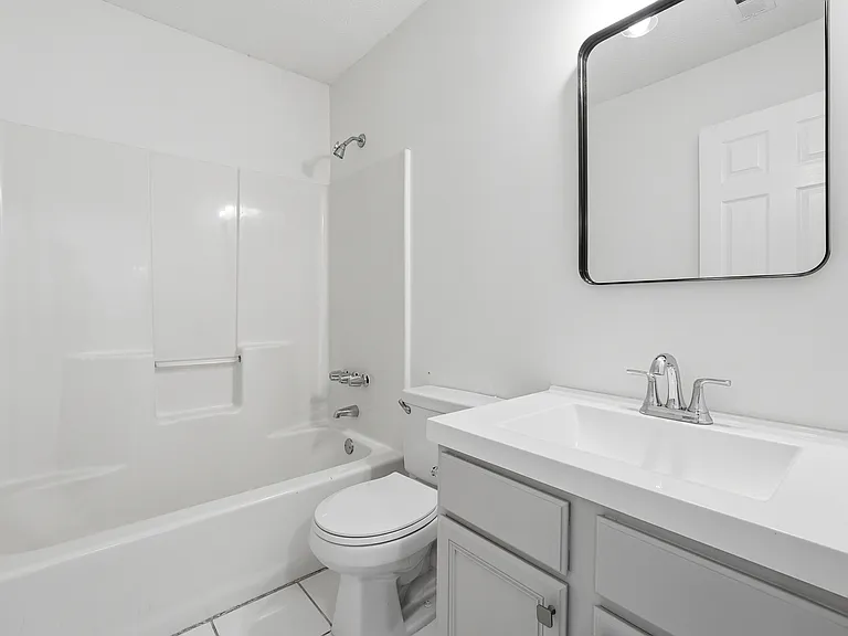 1369 Lamont Dr SW — Photo 23