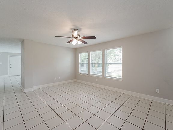 4th image of 15819 E Park Ct