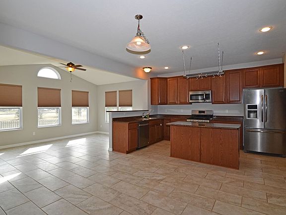 2nd image of 4405 Orangeberry Dr