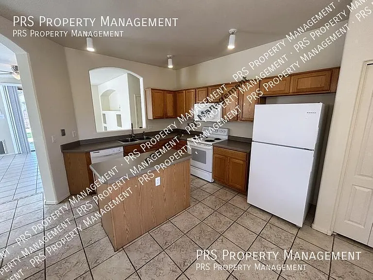 3317 E Park Ave — Photo 5