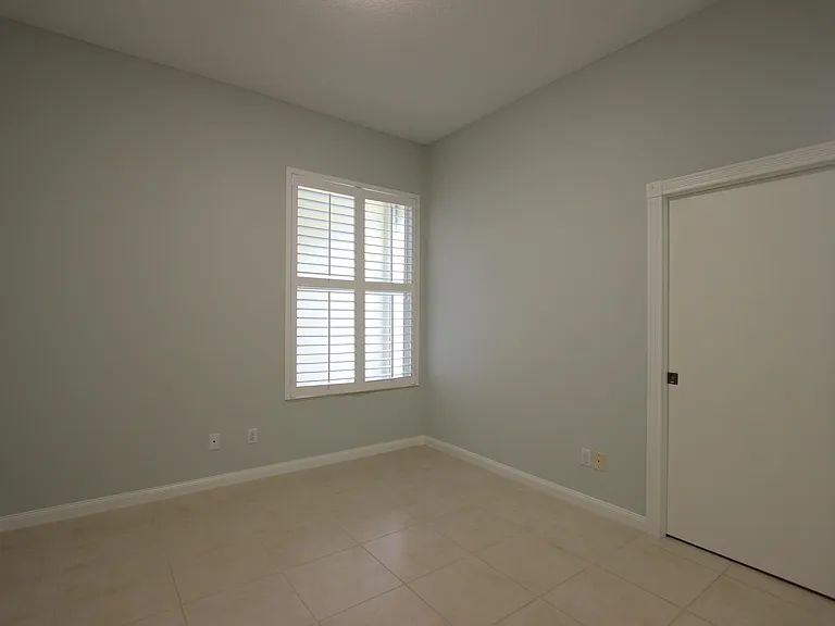 117 Hampton Cir — Photo 24