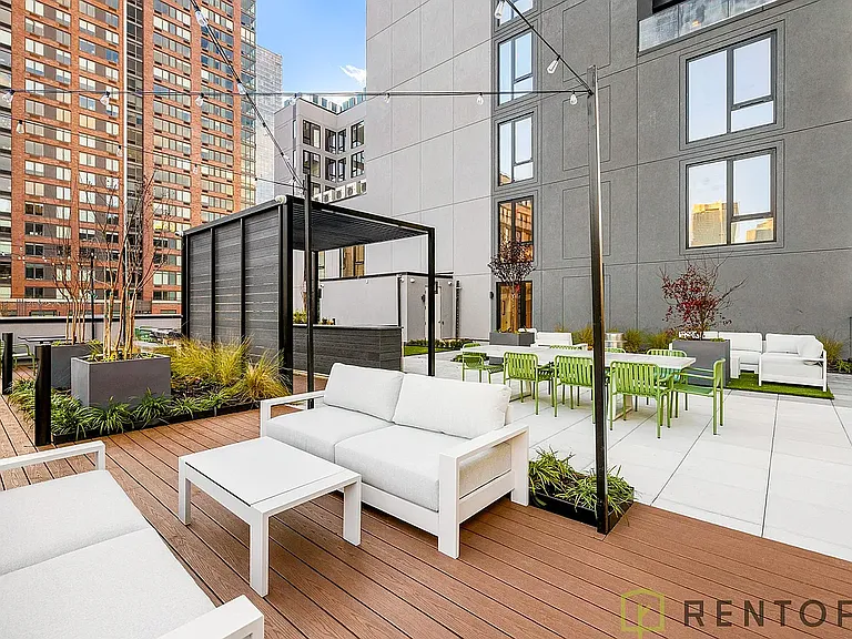 622 11th Ave #225 — Photo 46