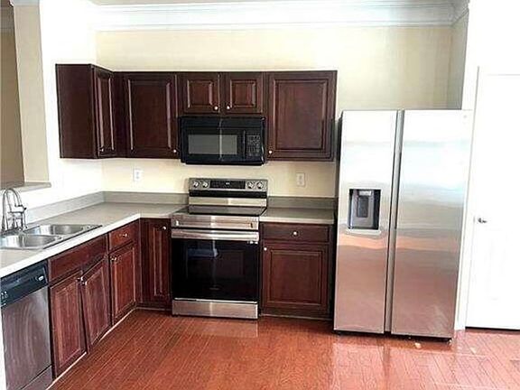 2nd image of 6766 Blackstone Pl