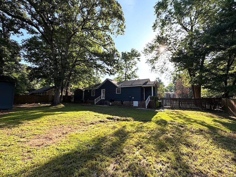 530 Chadford Rd — Photo 21