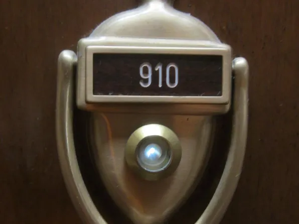 7111 Woodmont Ave APT 910, Bethesda, MD 20815