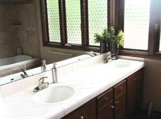 11431 W Belmar Dr, Franklin, WI 53132