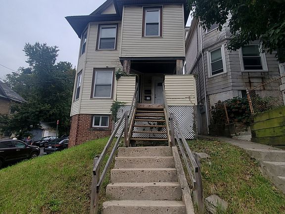 3rd image of 197 Lafayette Ave