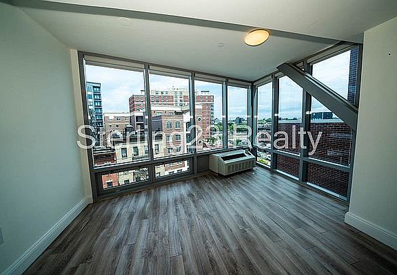 5th image of 28-20 Astoria Blvd #6O2