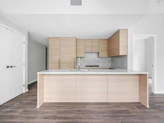 3rd image of 308 Morrissey Rd #205