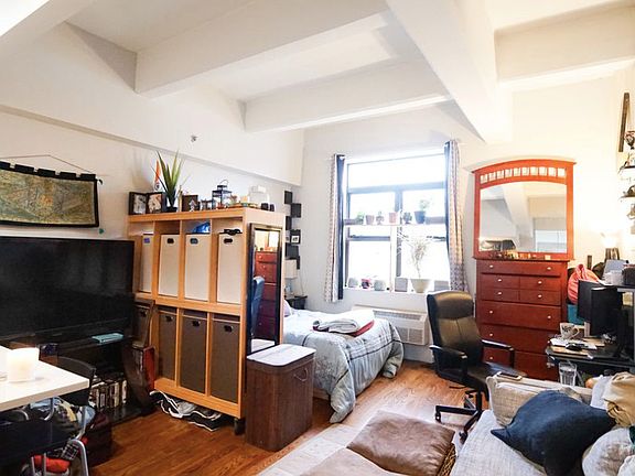 2nd image of 70 Kosciuszko St APT 2A