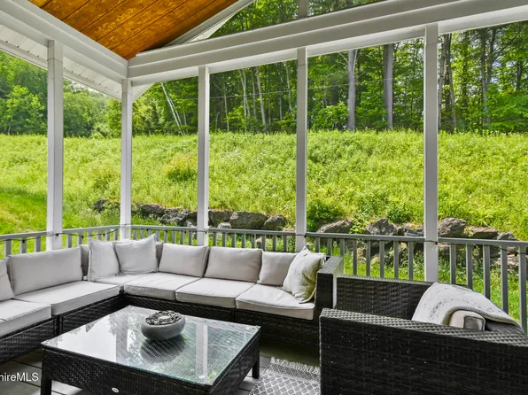 24 Alpine Trl, Pittsfield, MA 01201