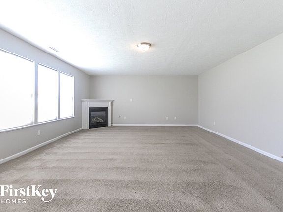 3rd image of 10927 Creekside Meadow Dr