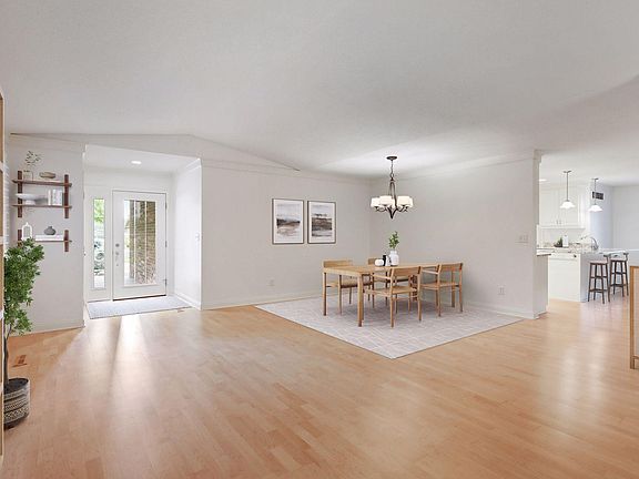 5th image of 145 Holly Ln N
