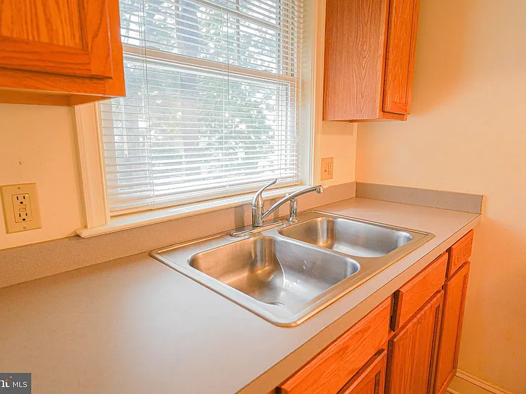 800 Travers St #5 — Photo 30