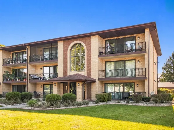 15651 Garden View Ct APT 2D, Orland Park, IL 60462