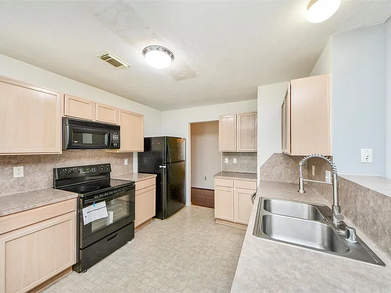 16134 Coleburn Dr — Photo 14