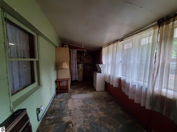 4th image of 888 W Greenwood Rd