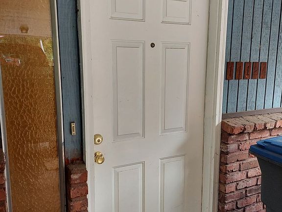 3rd image of 1112 Shorewood Dr #A