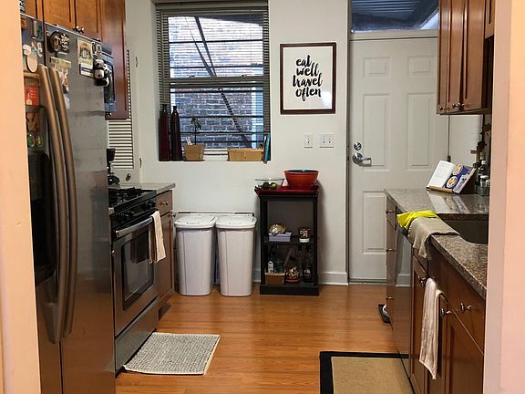 5th image of 3950 N Avondale Ave APT 3