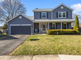 2305 Hartford Ct, Naperville, IL 60565