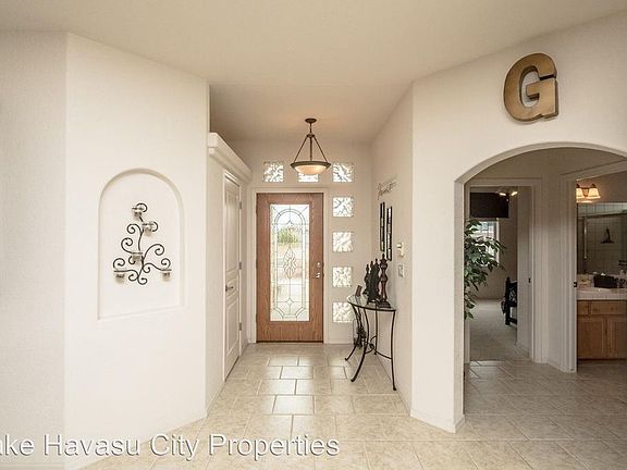 3rd image of 3006 Maracaibo Ct