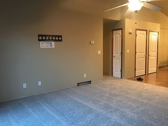 5th image of 805 Janet Dr