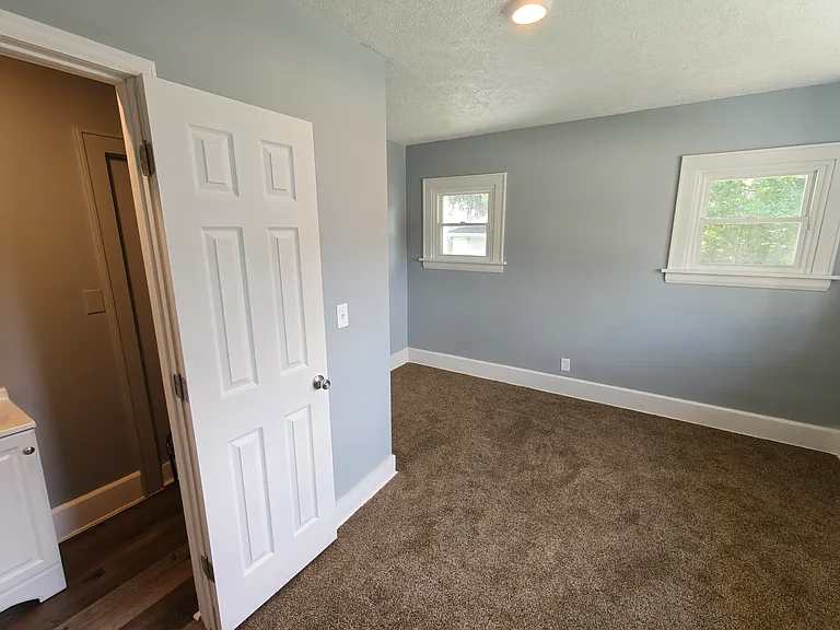 886 Stoner St — Photo 7