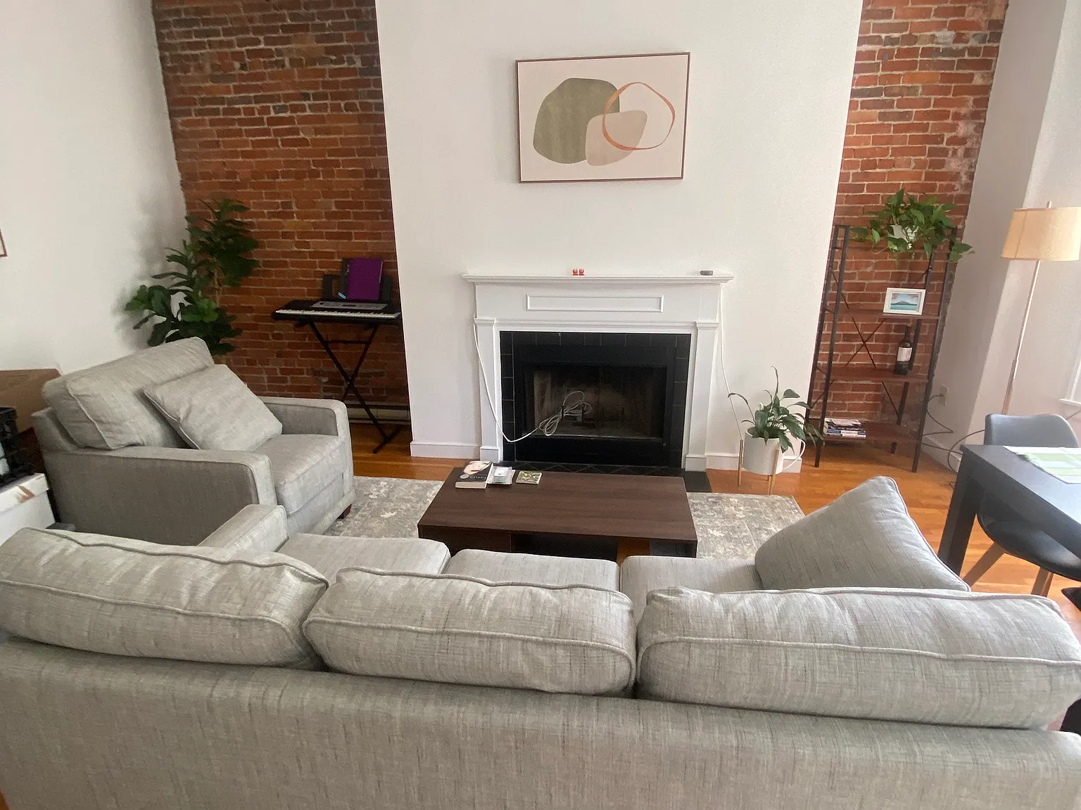 2 bed, 750 sqft, $4,300 — Photo 2