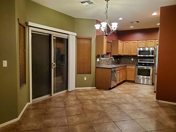 3rd image of 1724 W Green Thicket Way