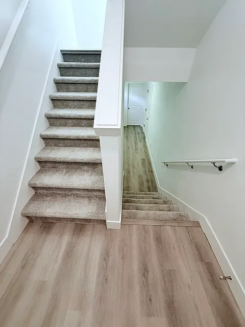 4 bed, 2055 sqft, $2,795 — Photo 2