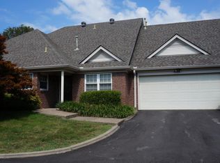 8002 Pleasant Valley Ct, Louisville, KY