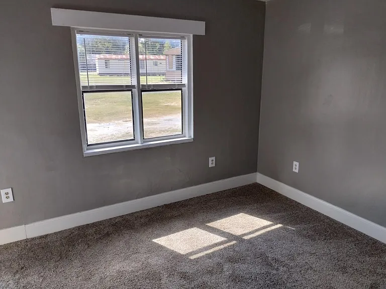 169 SE Camelot Loop #101 — Photo 2