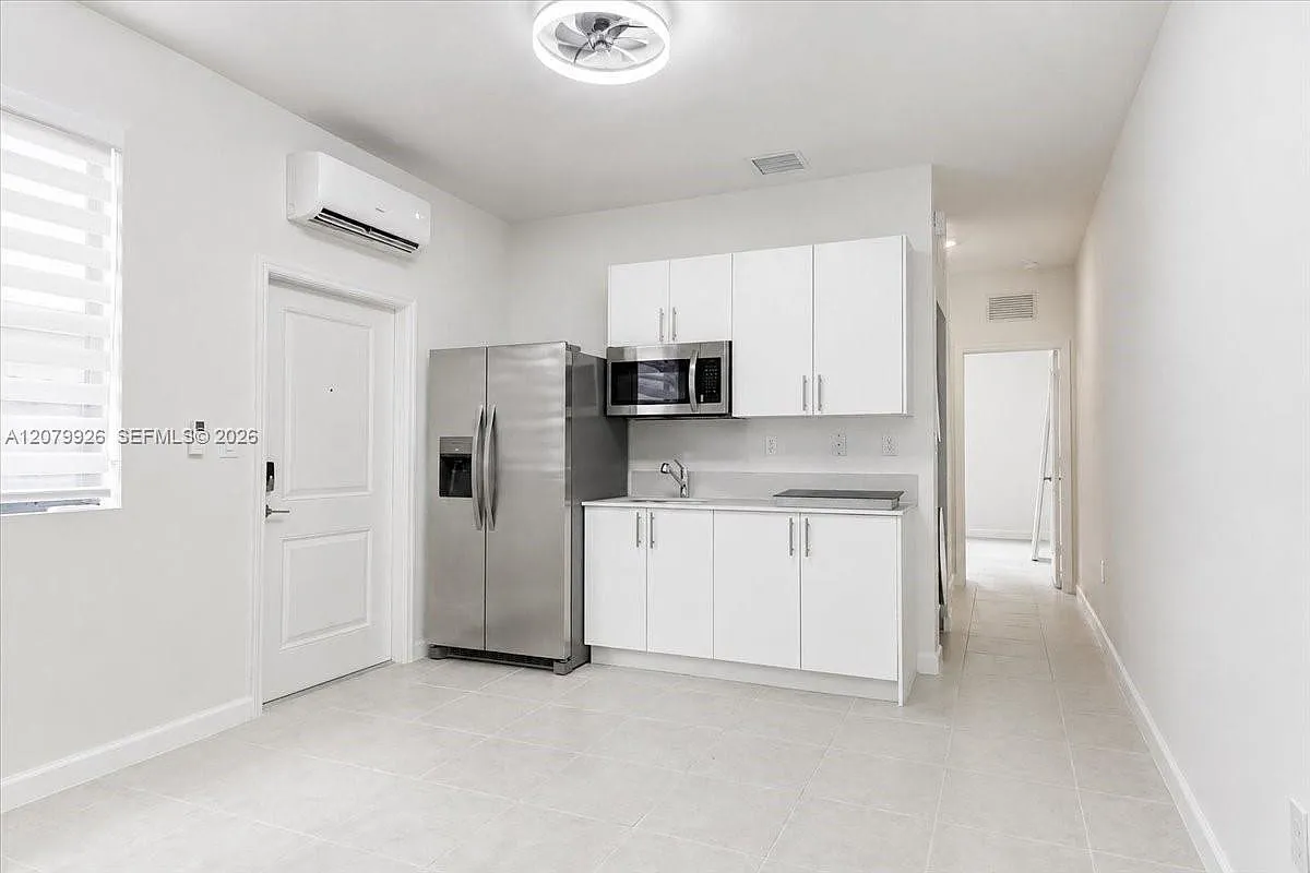 1 bed, 1.0 bath, $1,850 — Photo 1