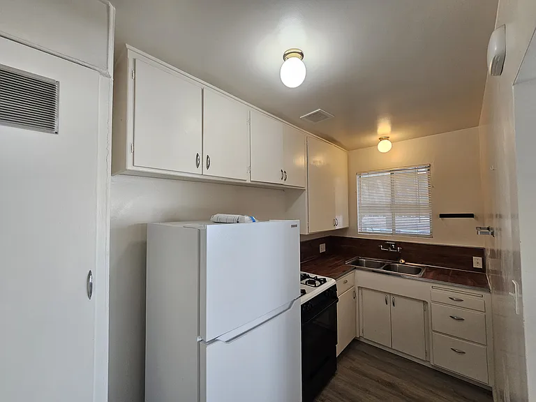 52 N Parkwood Ave #2 — Photo 8