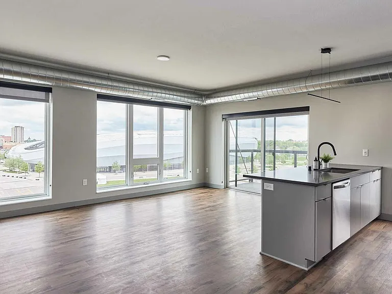 Pivot Apartments — Photo 70