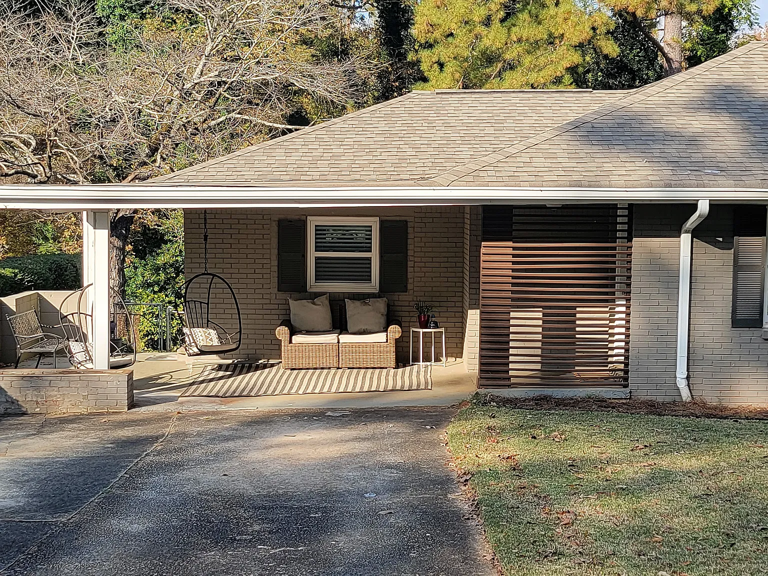Fully Renovated 4 Bedroom in Belvedere Park! — Photo 2