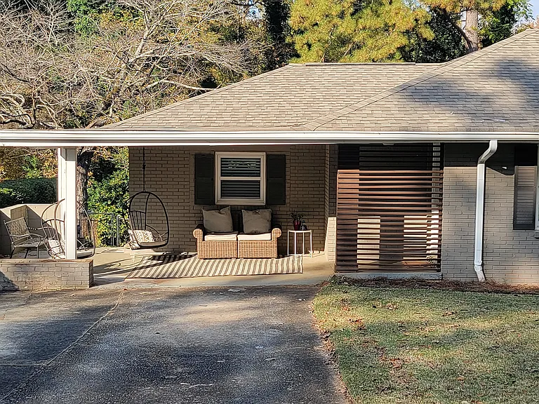 3010 Santa Monica Dr — Photo 2