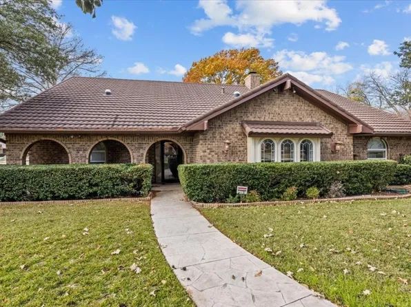 3700 Briarhaven Ln, Colleyville, TX 76034