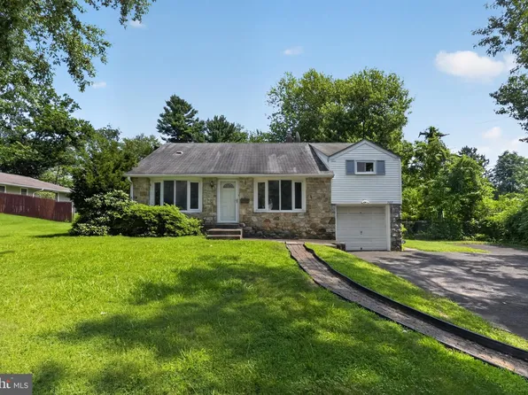 707 Fitzwatertown Rd, Glenside, PA 19038