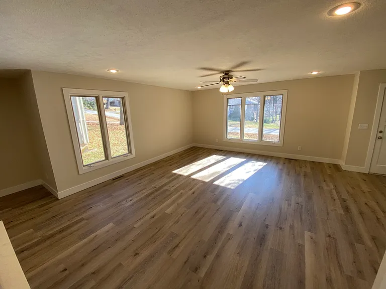 3739 E Monroe St — Photo 5