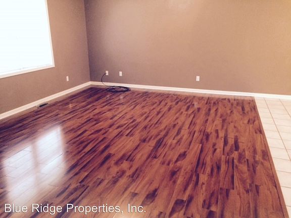 4th image of 625 Parkway Dr