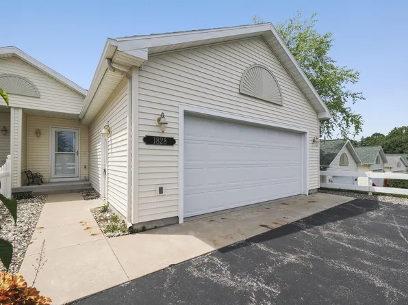 1828 Pine Ridge Dr, Manistee, MI 49660