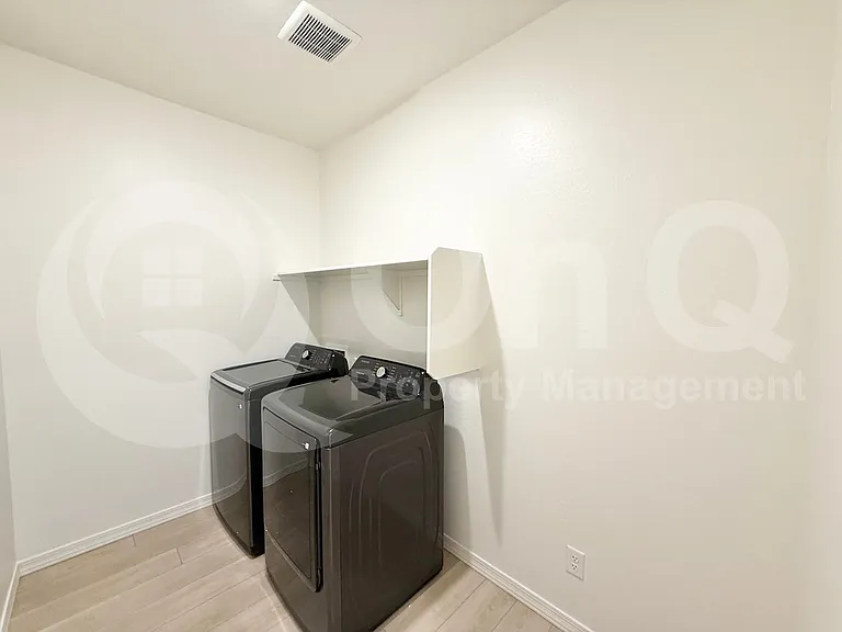 2980 E Augusta Ave — Photo 16