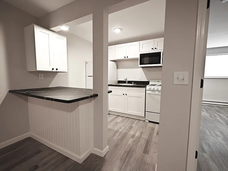 227 Hillside Cir — Photo 4