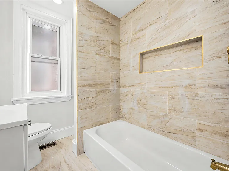 235 N Creighton St — Photo 5