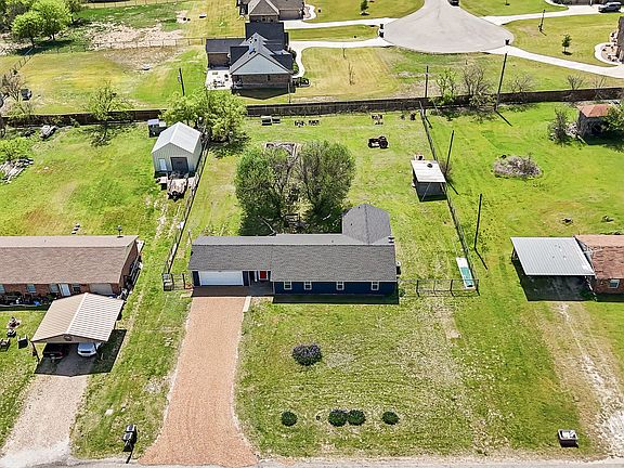 4th image of 108 Paige St