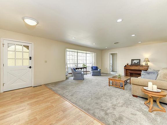 2nd image of 3401 Hidden Hills Ln